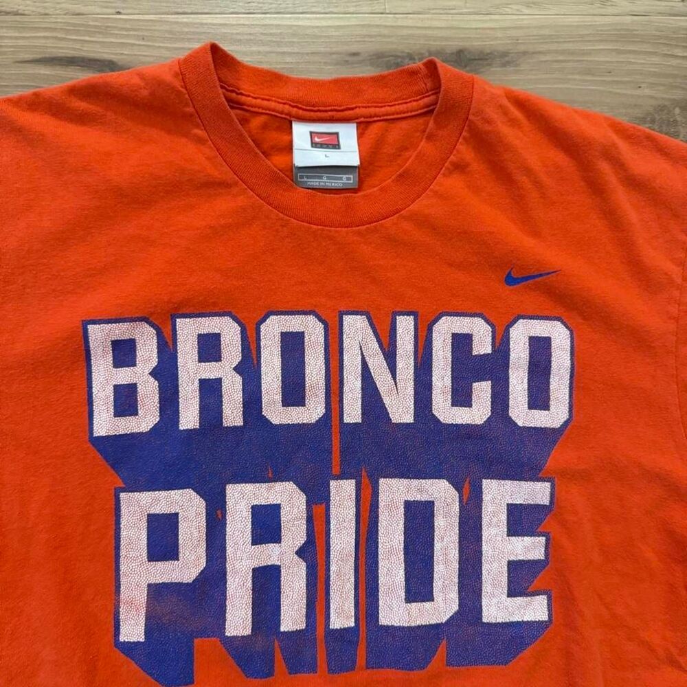 Vintage 00s Nike Broncos Pride Swoosh graphic print size large